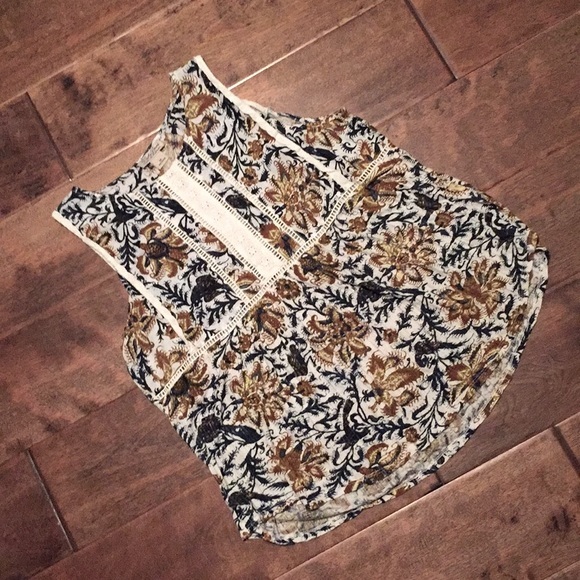 Lucky top! EUC - Picture 2 of 6